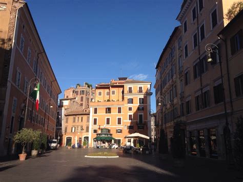 ysl roma piazza di spagna|Piazza San Lorenzo in Lucina .